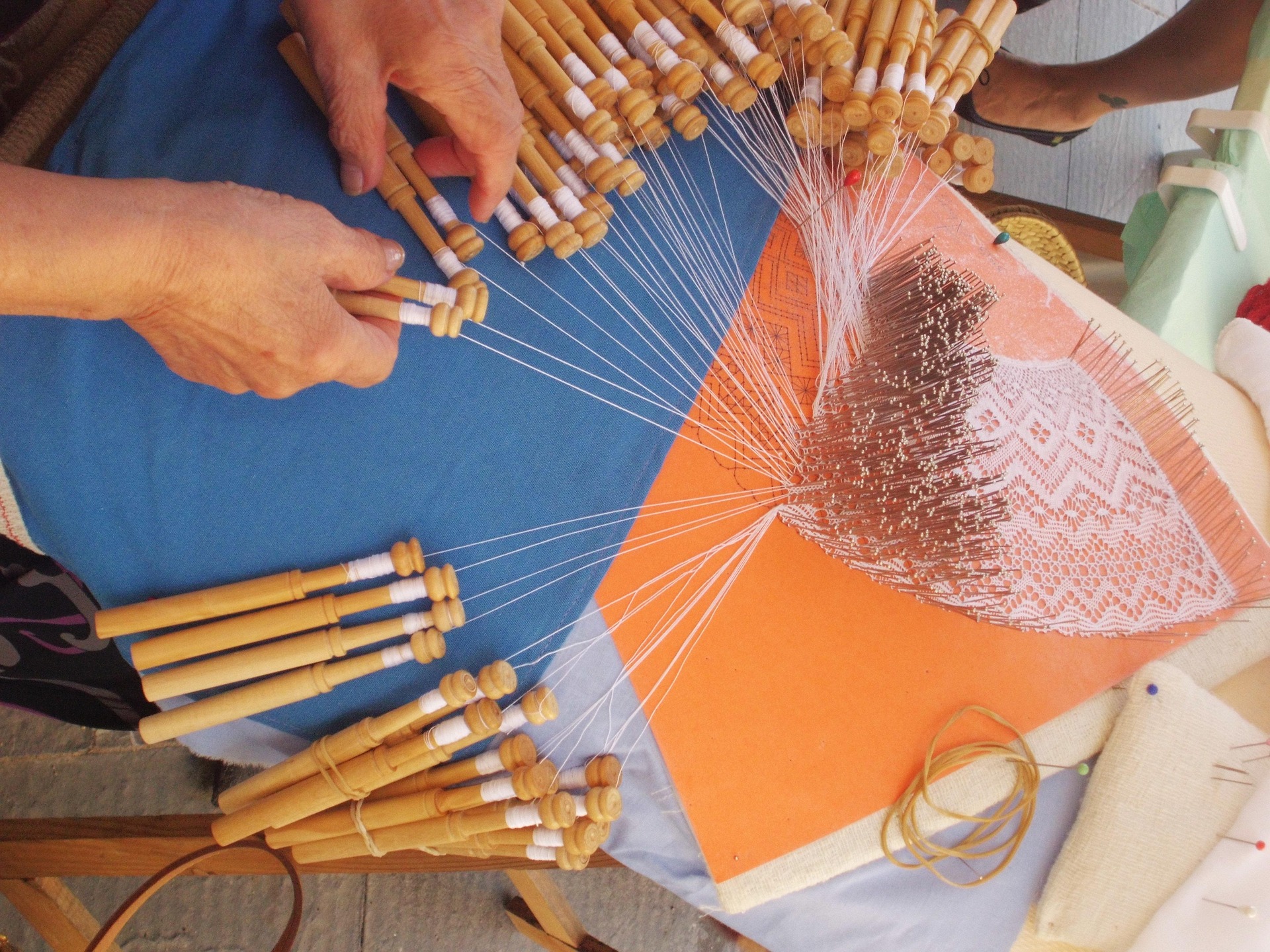 atelier dentelle fuseaux bulle et maille
